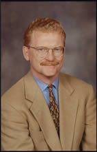 CBS News correspondent - and Champaign native - Bill Geist will speak at both commencement ceremonies May 15 at Illinois.