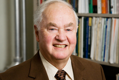 Photo of Walter W. McMahon, an emeritus professor of economics and of educational organization and leadership at the University of Illinois.