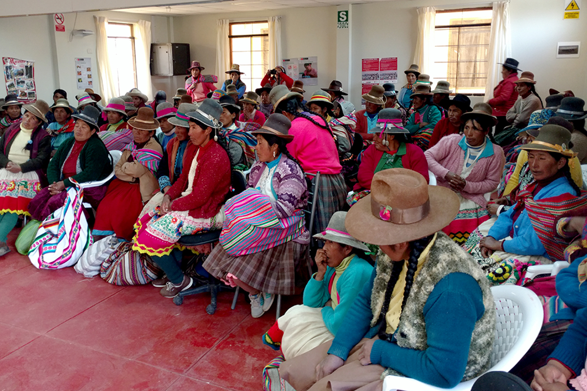 The weavers gather in a community center in Tambo Perccaro.