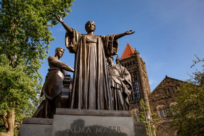 Photo of alma mater statue on the Univeristy of Illinois campus